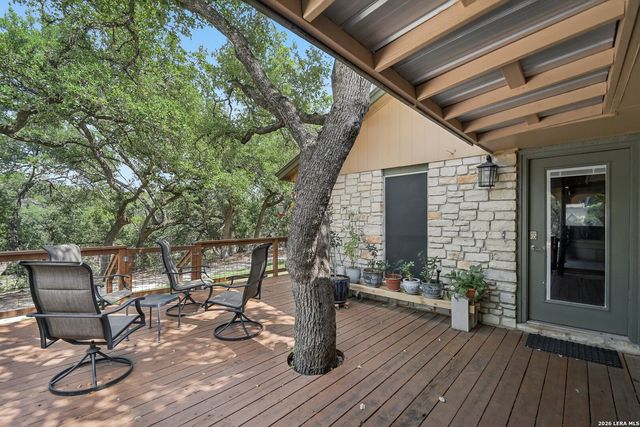 200 OAK VALLEY DR, Wimberley, TX 78676