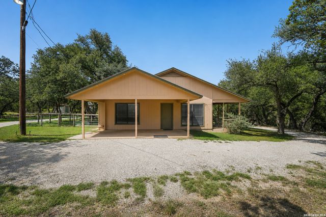200 OAK VALLEY DR, Wimberley, TX 78676