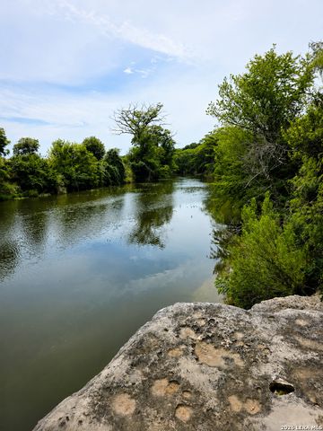 200 OAK VALLEY DR, Wimberley, TX 78676