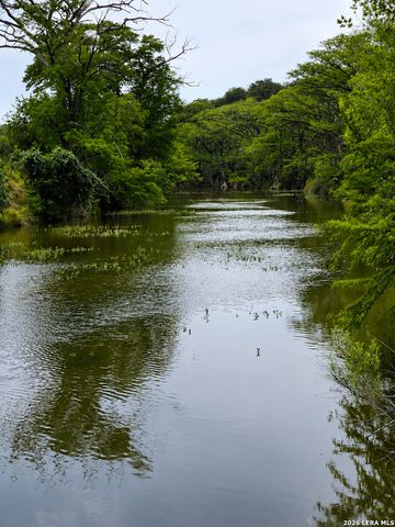 200 OAK VALLEY DR, Wimberley, TX 78676