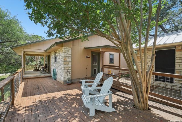 200 OAK VALLEY DR, Wimberley, TX 78676
