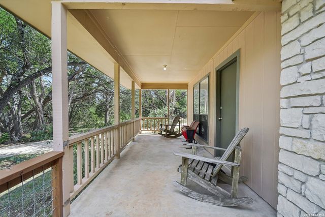 200 OAK VALLEY DR, Wimberley, TX 78676