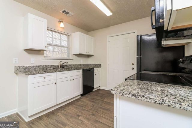 6793 Creeks Edge Court, Flowery Branch, GA 30542