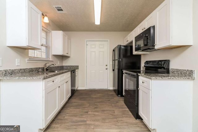 6793 Creeks Edge Court, Flowery Branch, GA 30542