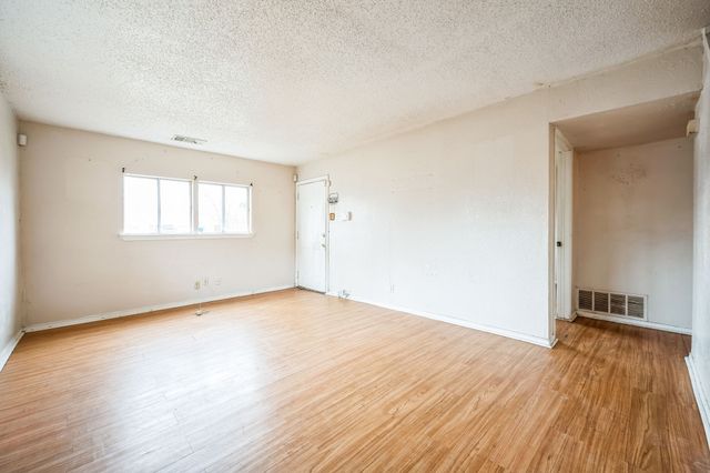 816 Hillcrest Drive, Arlington, TX 76010