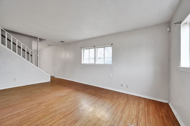 816 Hillcrest Drive, Arlington, TX 76010