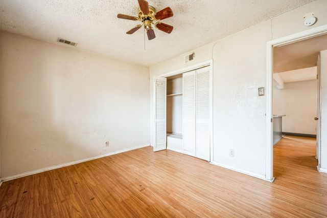 816 Hillcrest Drive, Arlington, TX 76010