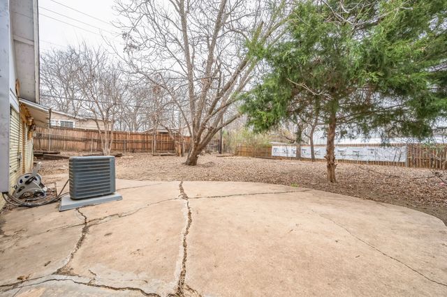 816 Hillcrest Drive, Arlington, TX 76010