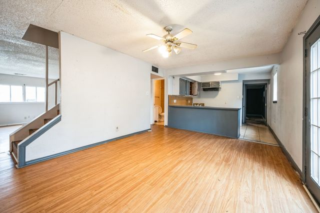 816 Hillcrest Drive, Arlington, TX 76010