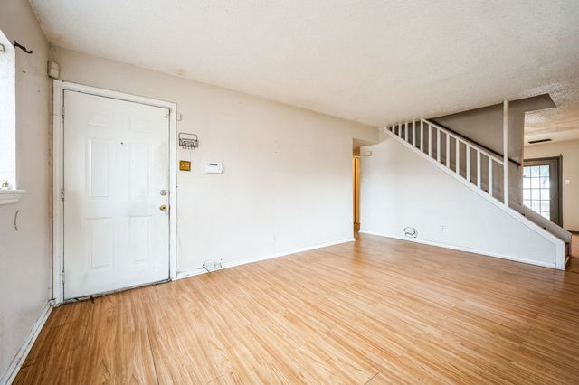816 Hillcrest Drive, Arlington, TX 76010