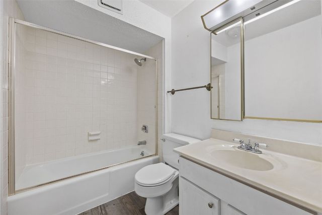 5712 Golden Court NE 60, Cedar Rapids, IA 52402