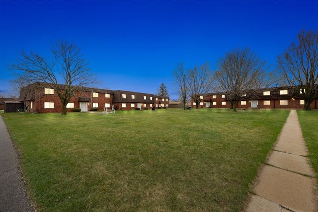 5712 Golden Court NE 60, Cedar Rapids, IA 52402