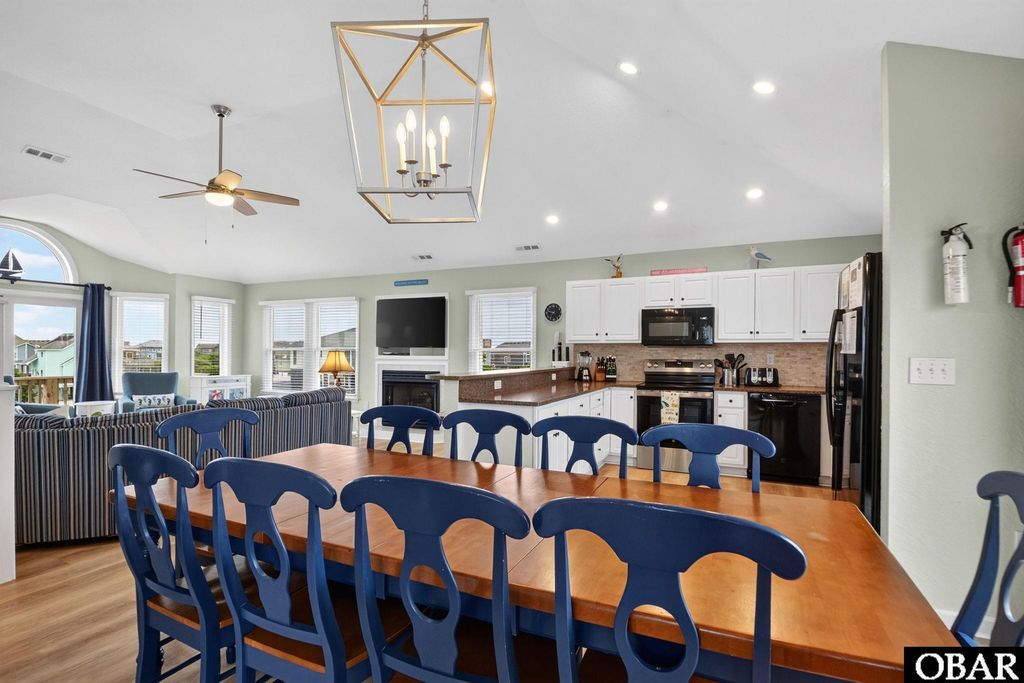 Image 11 of property listing at 115 A Ocean Bay Boulevard, Duck, NC 27949