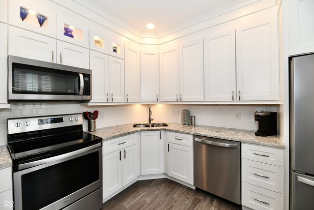 9596 Feather Grass Way, Fishers, IN 46038