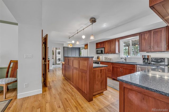 8300 E Hinsdale Avenue, Centennial, CO 80112