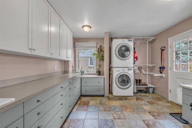 8300 E Hinsdale Avenue, Centennial, CO 80112