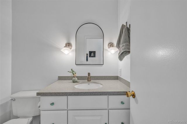 8300 E Hinsdale Avenue, Centennial, CO 80112