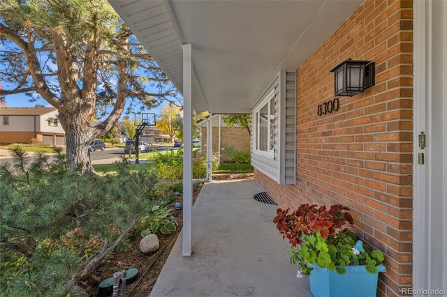 8300 E Hinsdale Avenue, Centennial, CO 80112