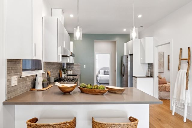 864 Arlington Ave, Oakland, CA 94608