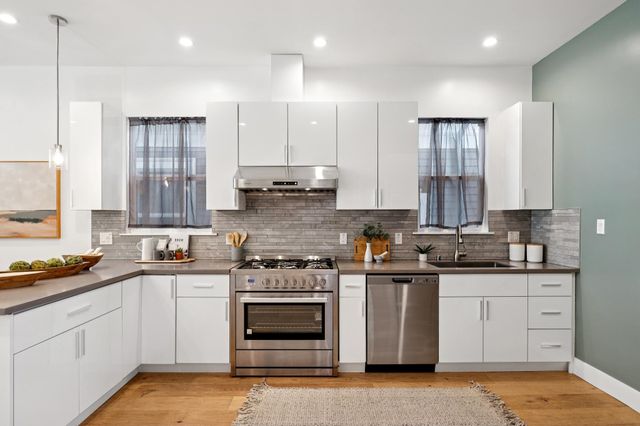 864 Arlington Ave, Oakland, CA 94608