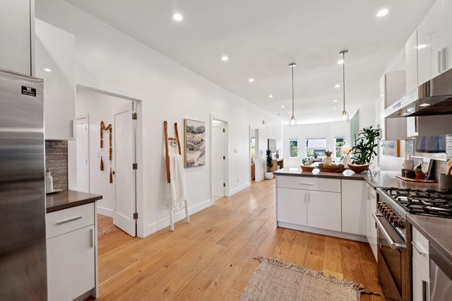 864 Arlington Ave, Oakland, CA 94608