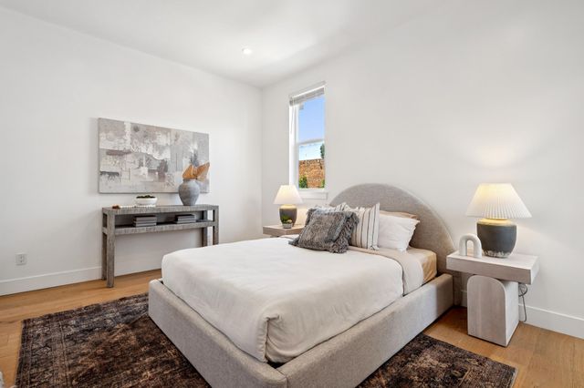 864 Arlington Ave, Oakland, CA 94608