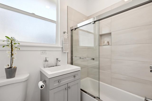 864 Arlington Ave, Oakland, CA 94608