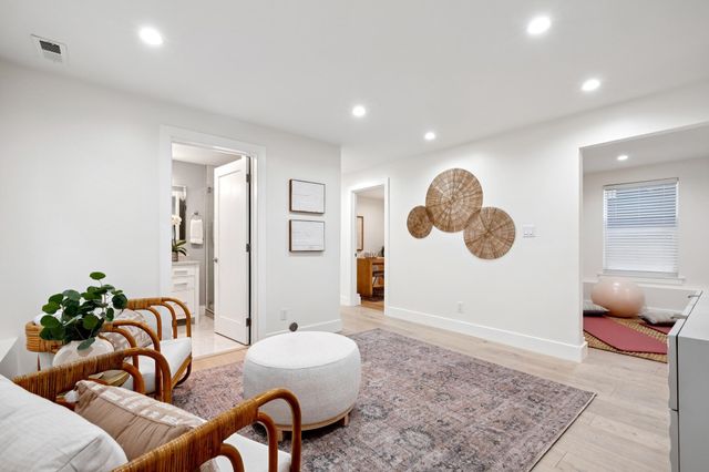 864 Arlington Ave, Oakland, CA 94608