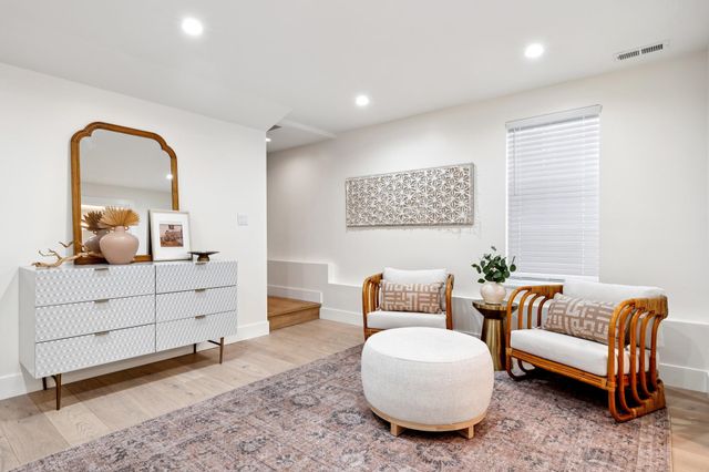 864 Arlington Ave, Oakland, CA 94608