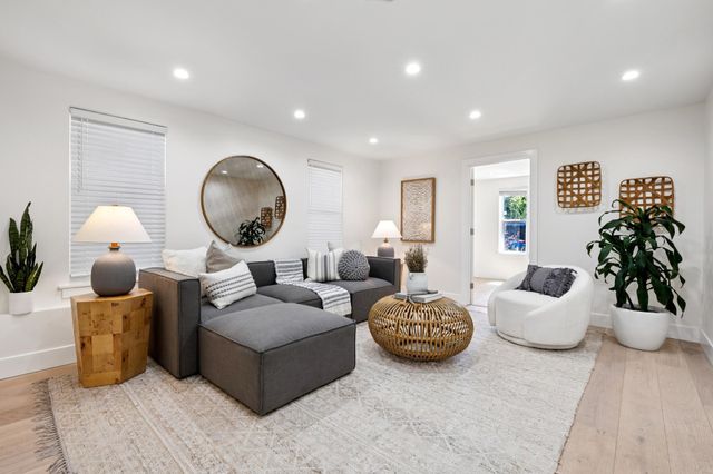 864 Arlington Ave, Oakland, CA 94608