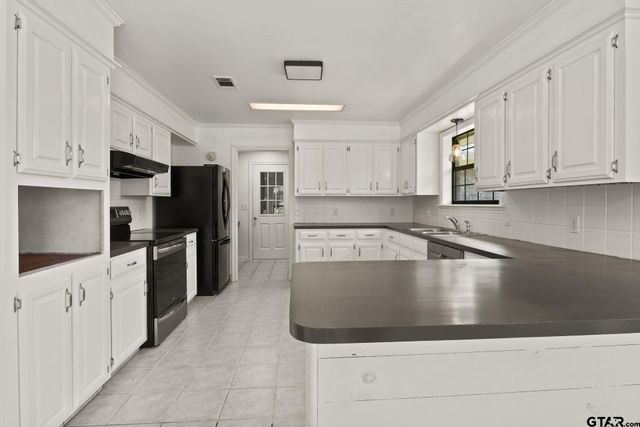 2713 Sleepy Hollow, Mt Pleasant, TX 75455