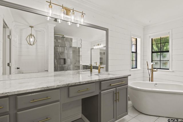 2713 Sleepy Hollow, Mt Pleasant, TX 75455