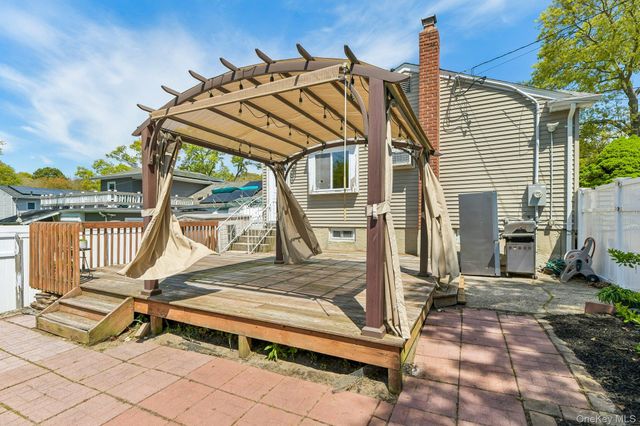 37 Harper Street, Patchogue, NY 11772