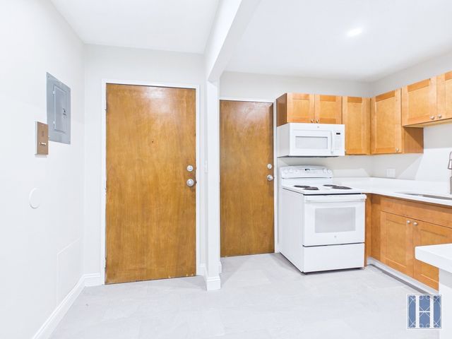 445 Pleasant Street 21, Weymouth, MA 02190