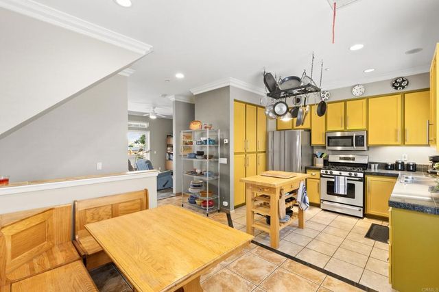 1869 Robinson Ave, San Diego, CA 92103