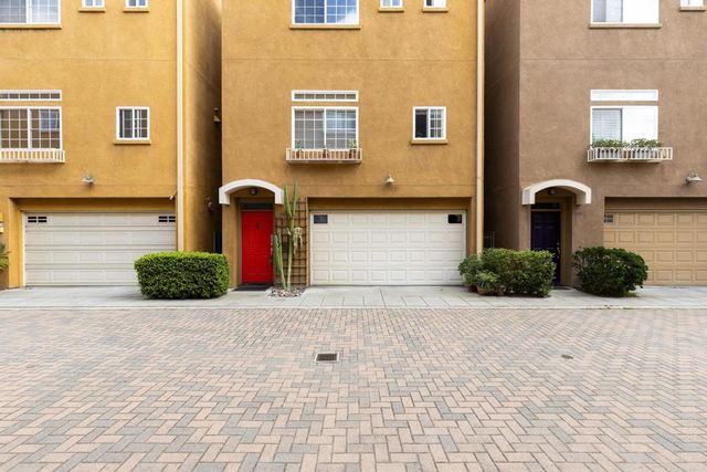 1869 Robinson Ave, San Diego, CA 92103