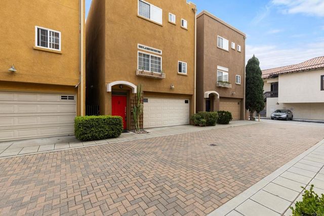 1869 Robinson Ave, San Diego, CA 92103