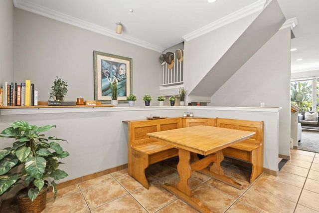 1869 Robinson Ave, San Diego, CA 92103