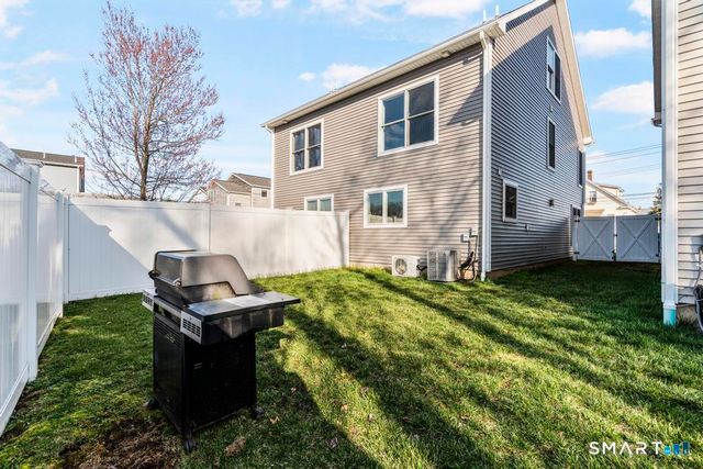 22 a Merritt Avenue, Woodbridge, CT 06525