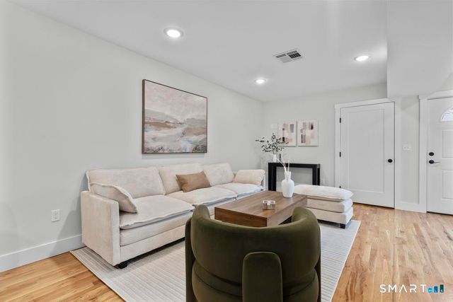22 a Merritt Avenue, Woodbridge, CT 06525
