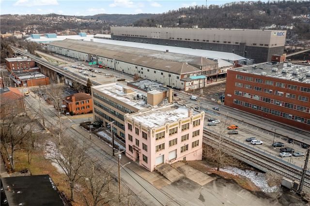 664 Linden Ave, E Pittsburgh, PA 15112