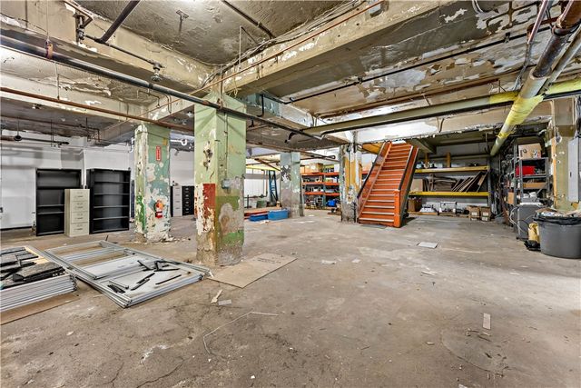 664 Linden Ave, E Pittsburgh, PA 15112