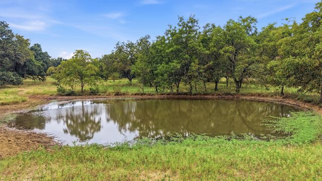 2449 County Road 1215, Savoy, TX 75479