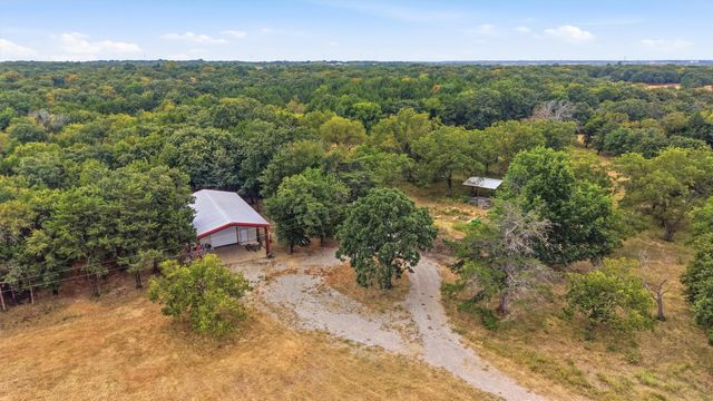 2449 County Road 1215, Savoy, TX 75479