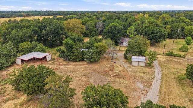 2449 County Road 1215, Savoy, TX 75479