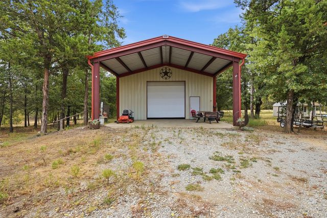 2449 County Road 1215, Savoy, TX 75479