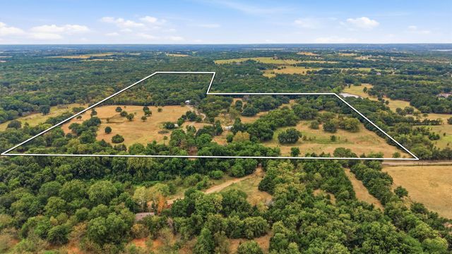 2449 County Road 1215, Savoy, TX 75479