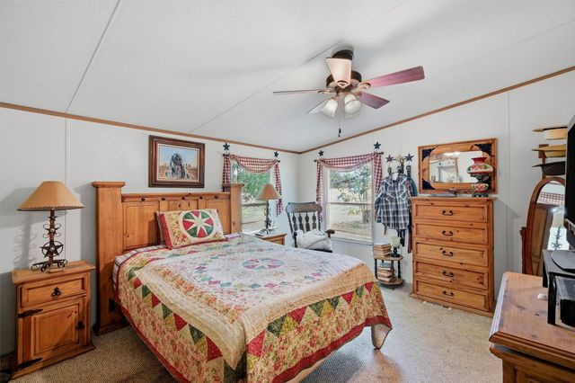 2449 County Road 1215, Savoy, TX 75479
