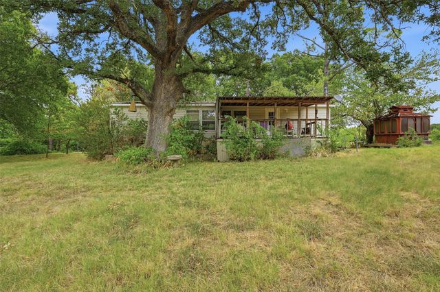 2449 County Road 1215, Savoy, TX 75479