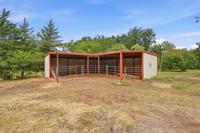2449 County Road 1215, Savoy, TX 75479